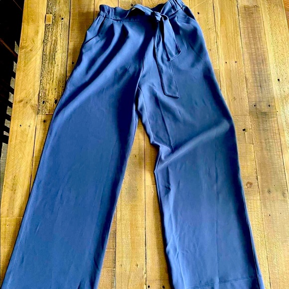 Lululemon Noir Pant, Beautiful Condition